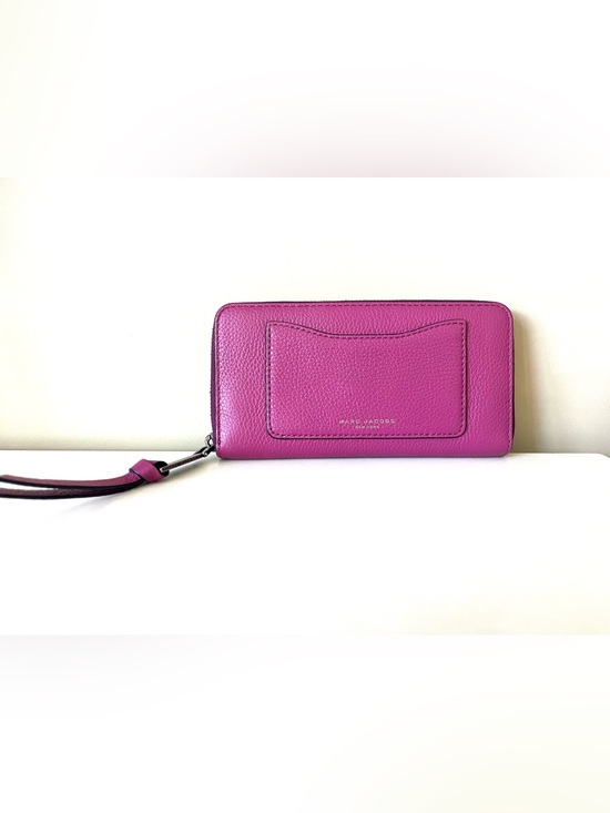 Marc Jacobs Handbags - Marc Jacob’s Recruit Fuscia Continental Zip Around Wallet